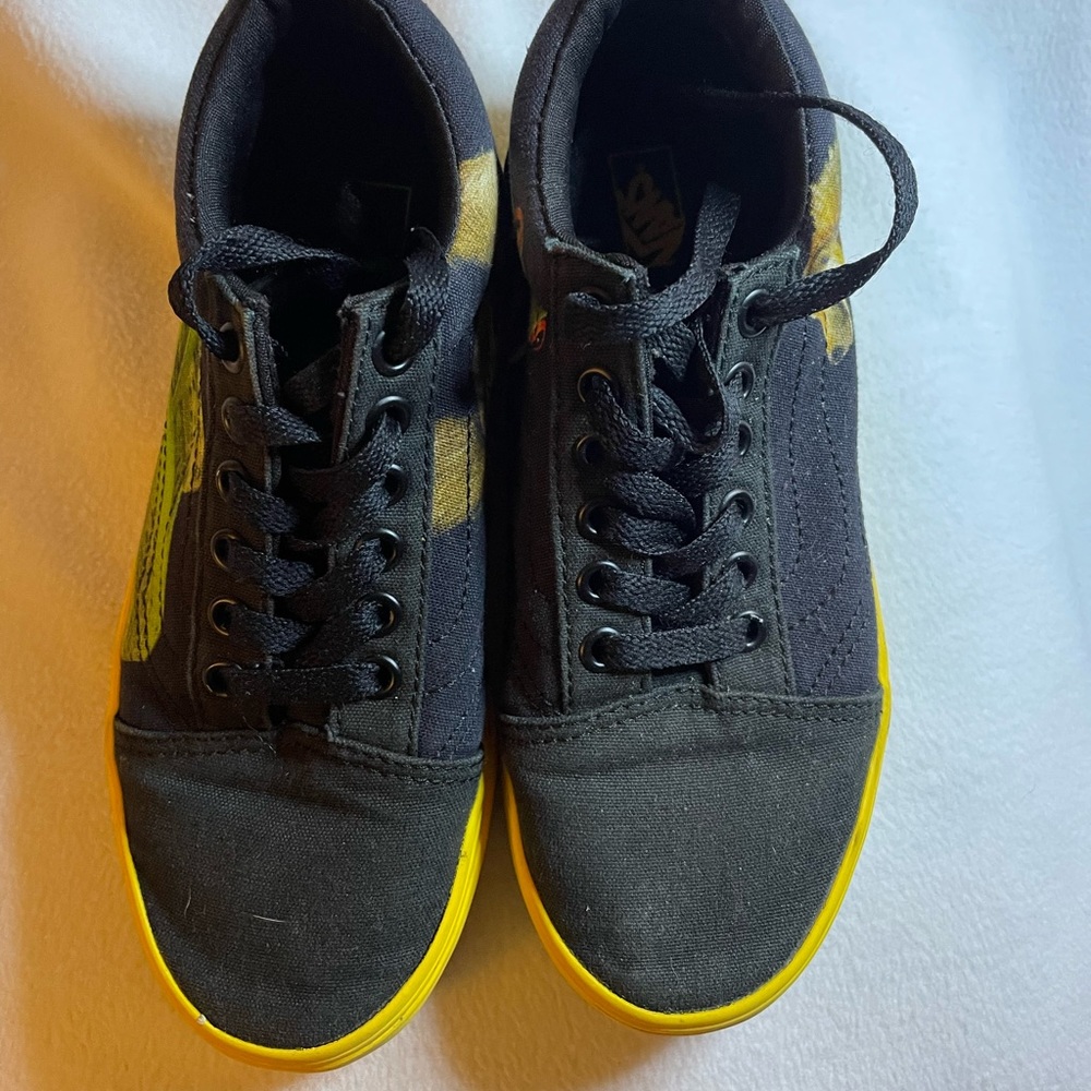 National GeographicVans size 1
